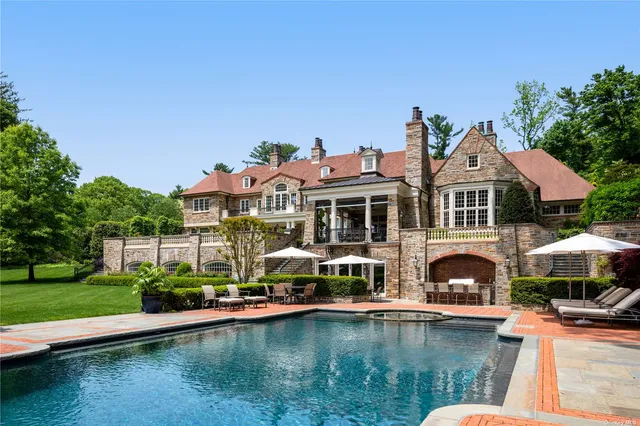 $28,000,000 | 6 A Spring Hill Lane, Old Westbury, NY 11568