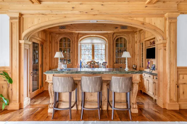 $28,000,000 | 6 A Spring Hill Lane, Old Westbury, NY 11568