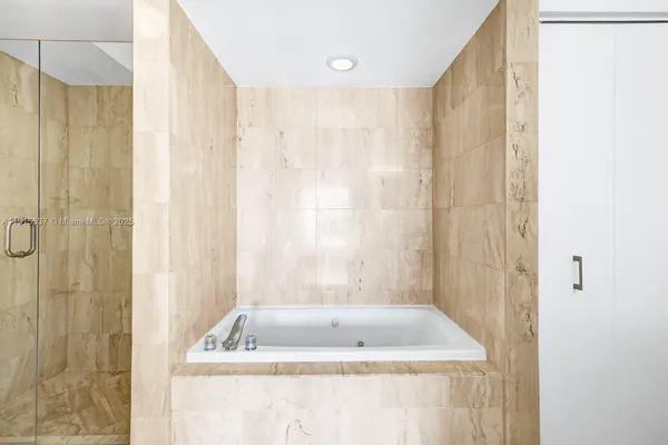 $5,700 | 1800 Sunset Harbour Drive, Unit 803, Miami Beach, FL 33139