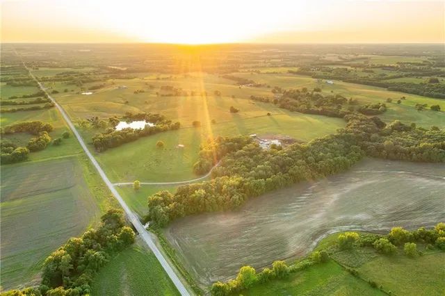 $524,900 | 1318 Northwest 911p Road, Blairstown, MO 64726