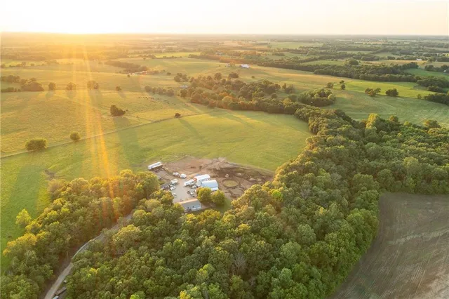 $524,900 | 1318 Northwest 911p Road, Blairstown, MO 64726