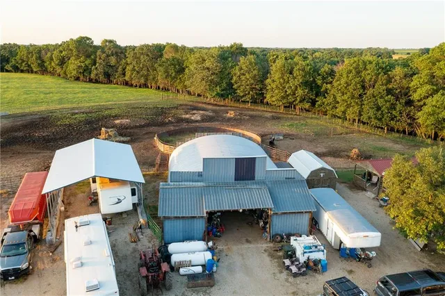 $524,900 | 1318 Northwest 911p Road, Blairstown, MO 64726