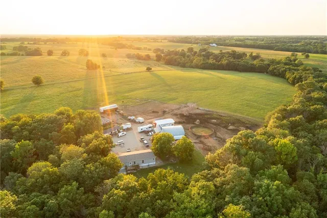 $524,900 | 1318 Northwest 911p Road, Blairstown, MO 64726