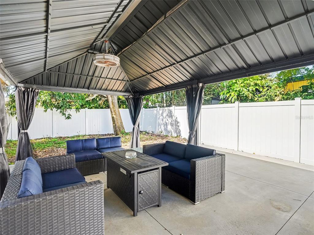 704 South Lockwood Ridge Road Sarasota, FL 34237 - Photo 38 of 55 Gallery Image 38