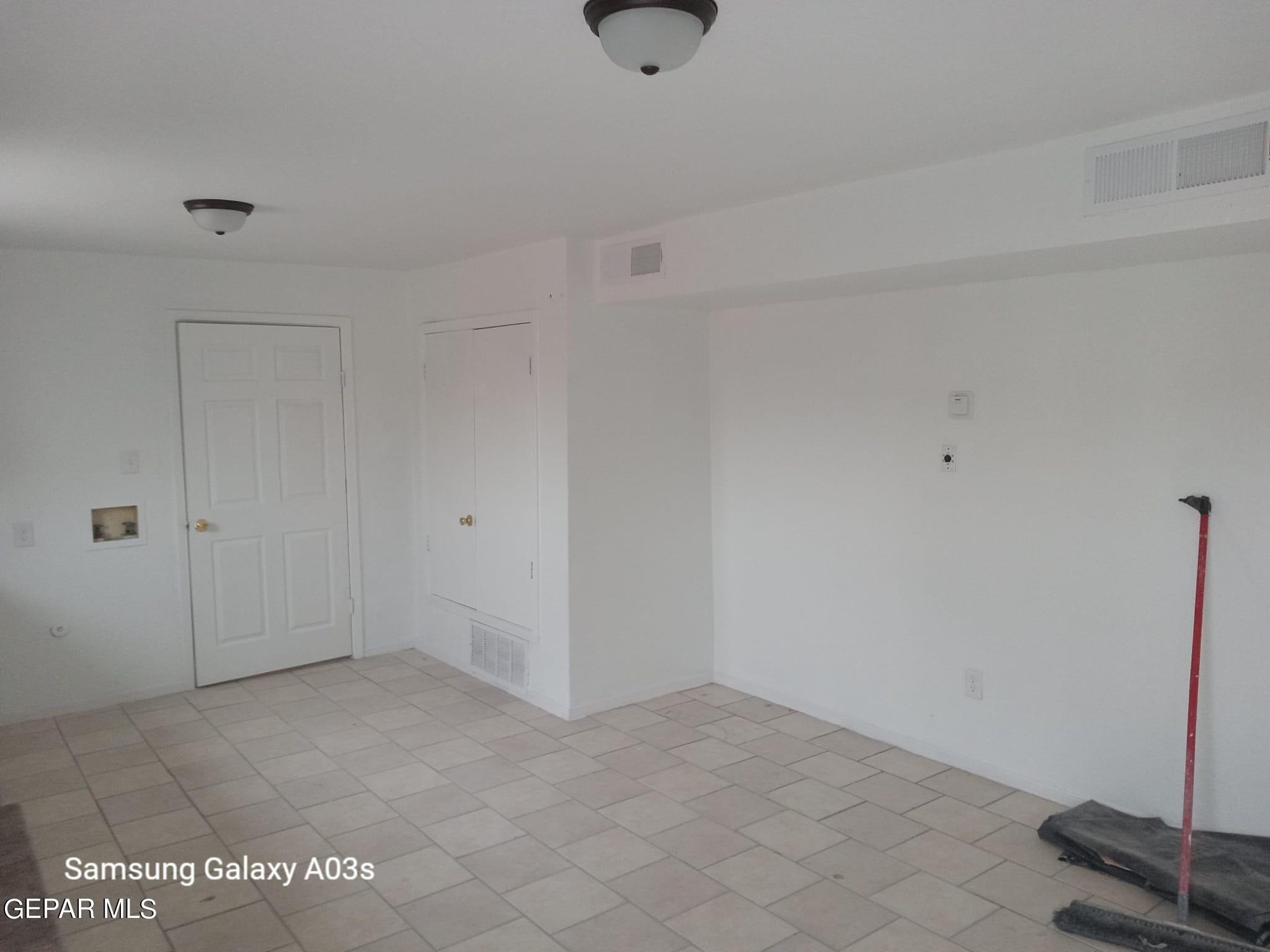 324 Valley Fair Way El Paso, TX 79907 - Photo 33 of 82 9d2ee7b6-1885-4eca-b8c4-391ab1d1768c