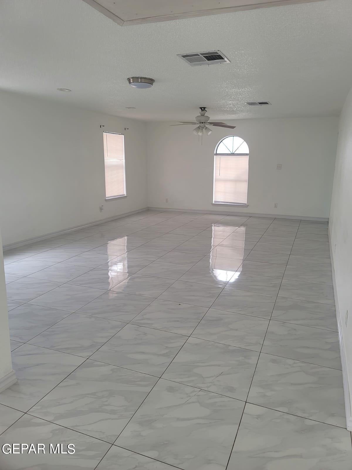 324 Valley Fair Way El Paso, TX 79907 - Photo 60 of 82 b0f6a634-bdf4-4e35-9b4a-173933cf94ca