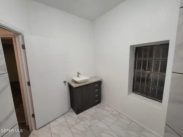 $395,000 | 324 Valley Fair Way, El Paso, TX 79907