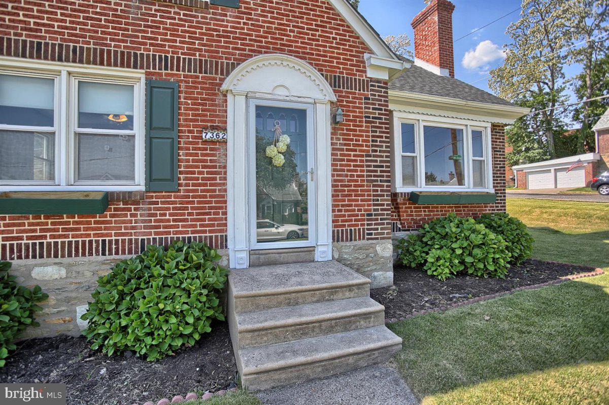 7362 Ryers Avenue Philadelphia, PA 19111 - Photo 2 of 41 Gallery Image 2