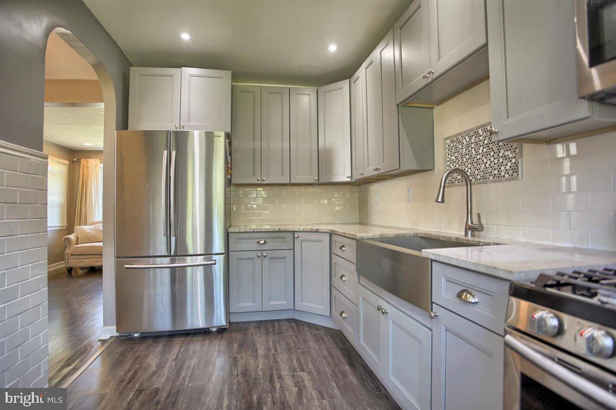 7362 Ryers Avenue Philadelphia, PA 19111 - Photo 14 of 41 Kitchen