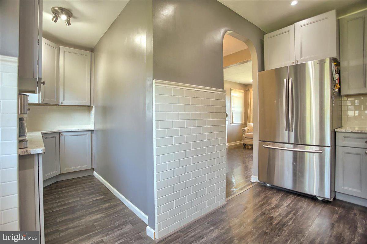 7362 Ryers Avenue Philadelphia, PA 19111 - Photo 18 of 41 Kitchen