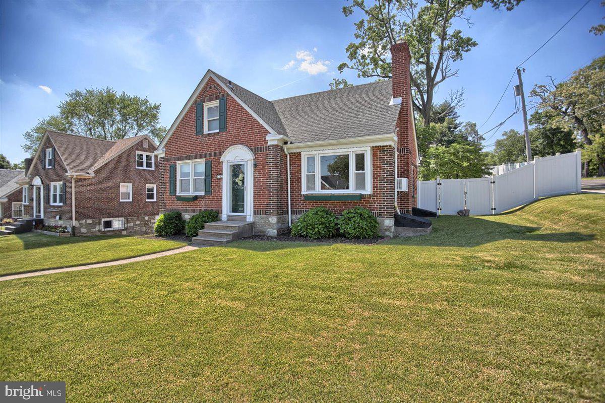 7362 Ryers Avenue Philadelphia, PA 19111 - Photo 3 of 41 Gallery Image 3