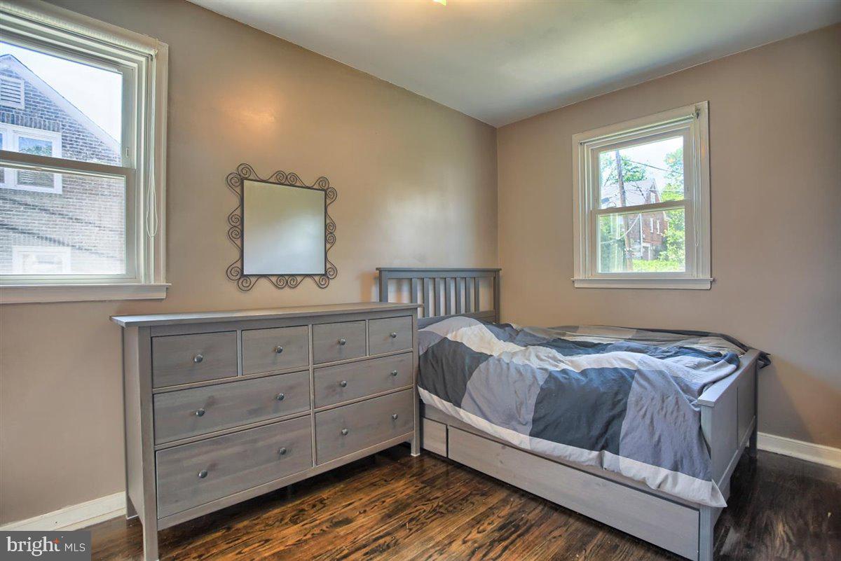 7362 Ryers Avenue Philadelphia, PA 19111 - Photo 21 of 41 First floor bedroom
