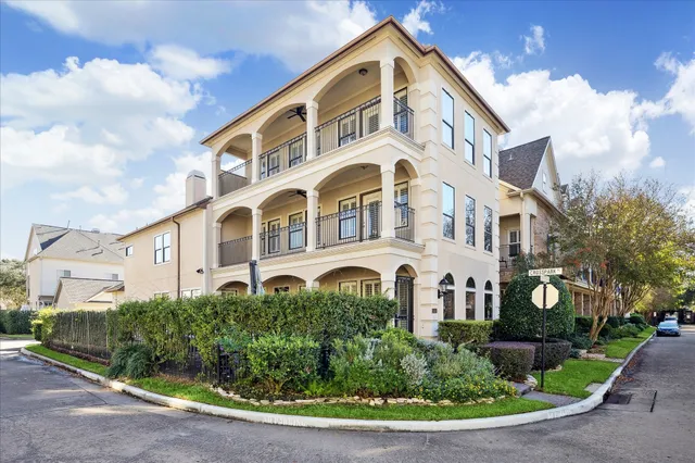 $885,000 | 518 South Park Grove, Houston, TX 77007