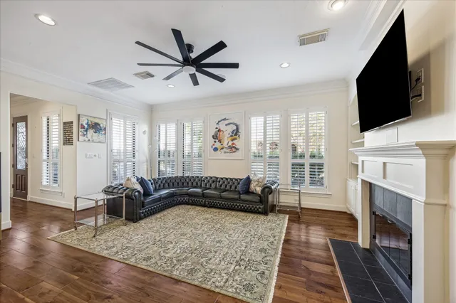 $885,000 | 518 South Park Grove, Houston, TX 77007