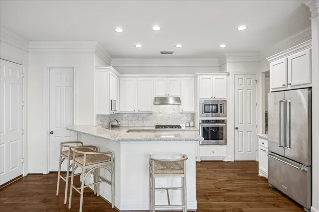 $885,000 | 518 South Park Grove, Houston, TX 77007