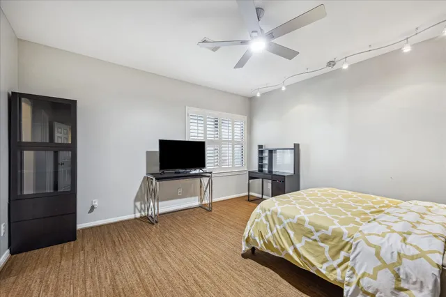 $885,000 | 518 South Park Grove, Houston, TX 77007