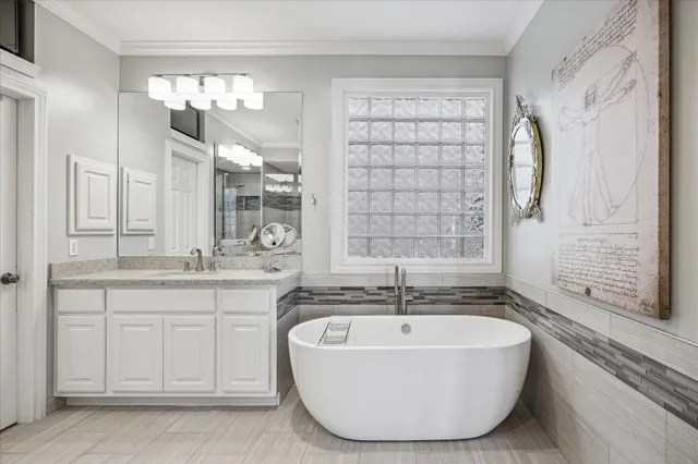 $885,000 | 518 South Park Grove, Houston, TX 77007