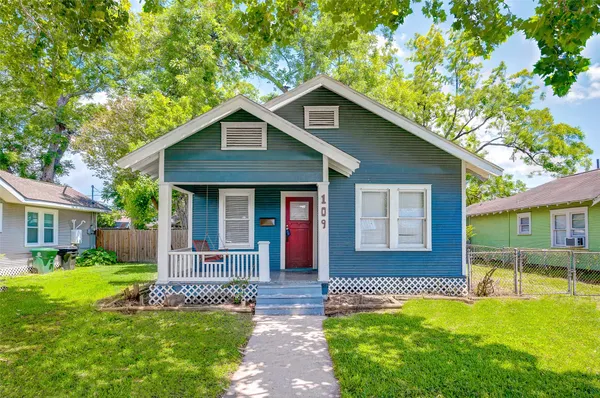 $2,300 | 109 East 23rd Street, Houston, TX 77008