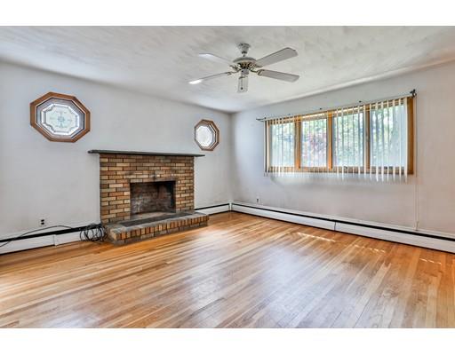 9 Fairmeadow Road Wilmington, MA 01887 - Photo 11 of 27 Gallery Image 11