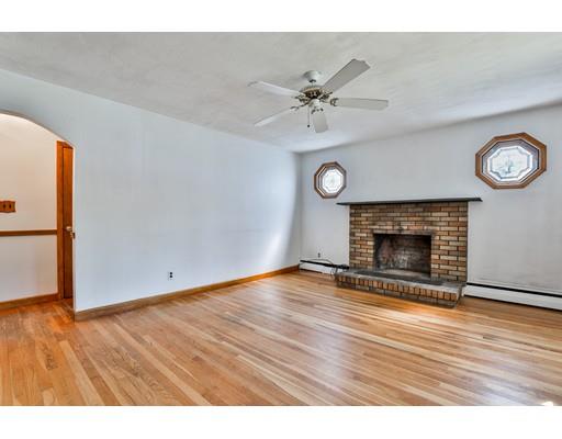 9 Fairmeadow Road Wilmington, MA 01887 - Photo 12 of 27 Gallery Image 12