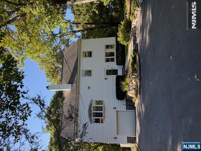 27 Hewitt Road West Milford, NJ 07421 - Photo 2 of 15 Gallery Image 2
