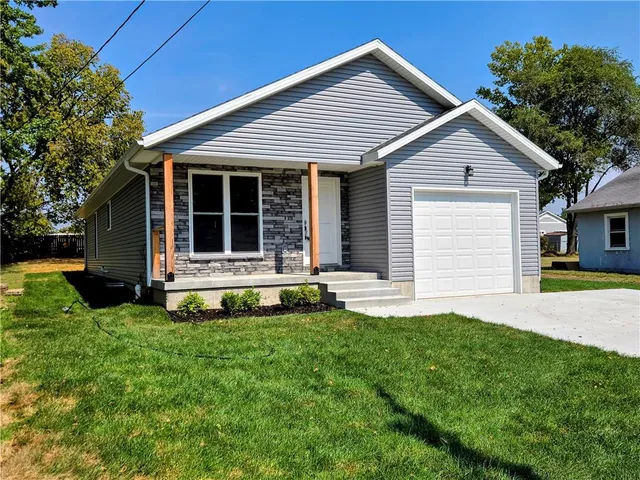 $279,900 | 449 East Market Street, Warrensburg, MO 64093