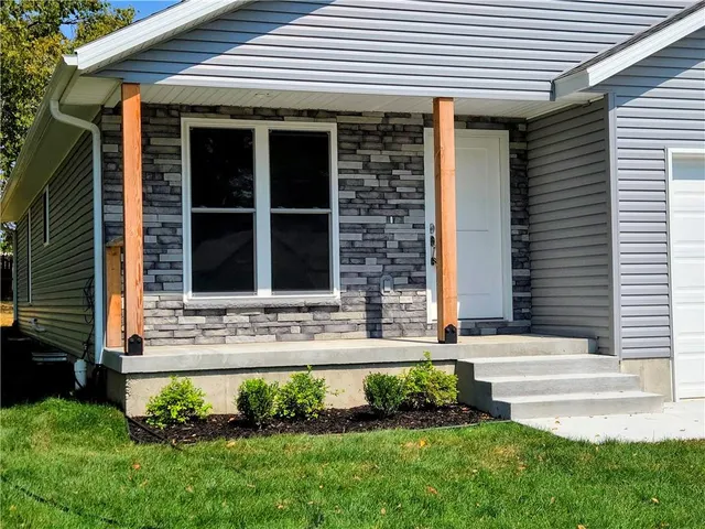 $279,900 | 449 East Market Street, Warrensburg, MO 64093