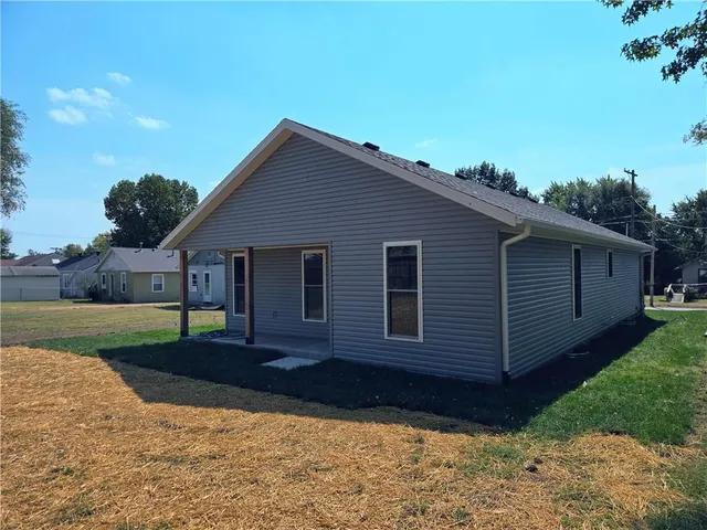 $279,900 | 449 East Market Street, Warrensburg, MO 64093