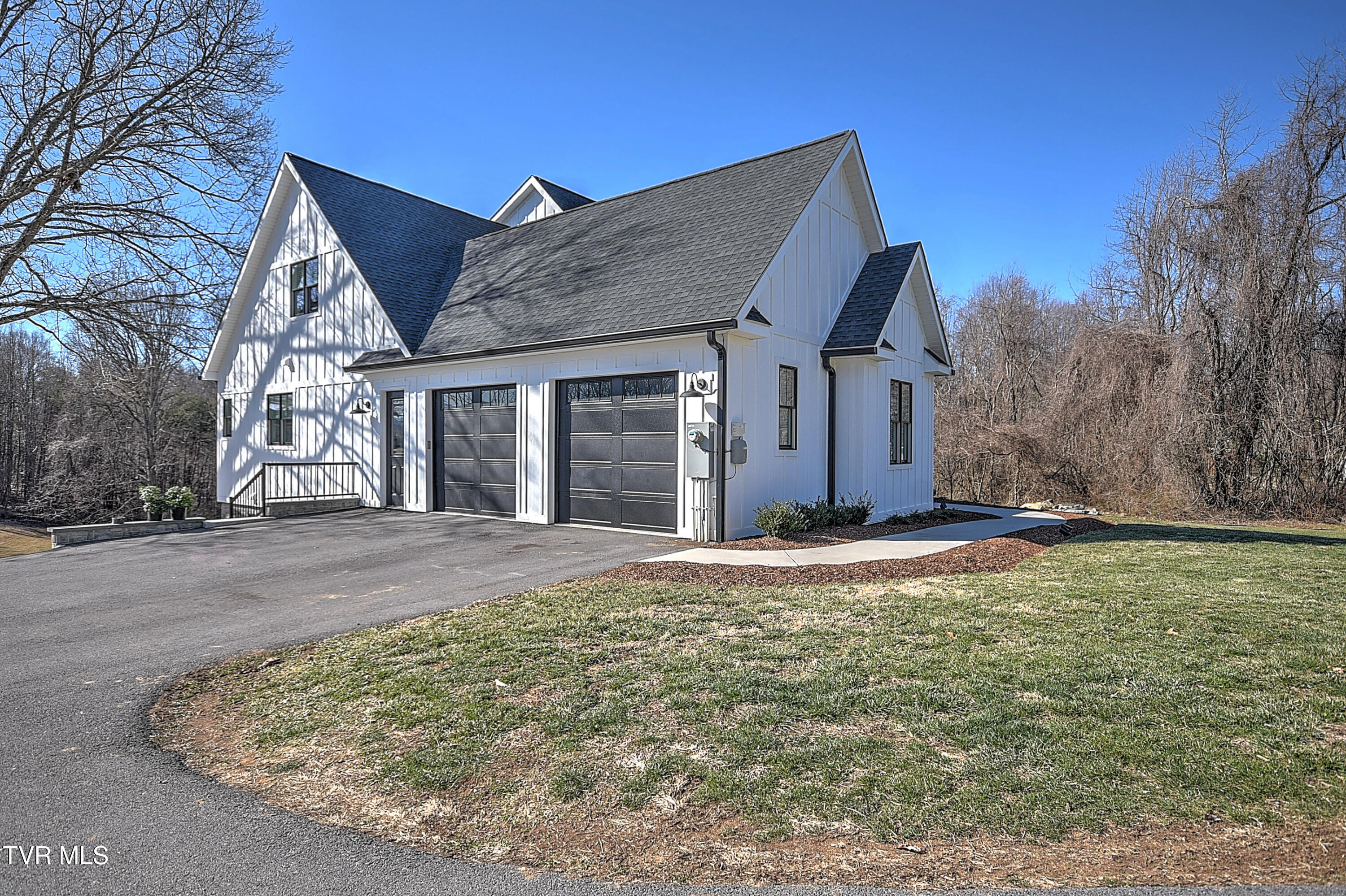 130 Robin Road Bristol, TN 37620 - Photo 6 of 103 130 Robin Rd AB-10