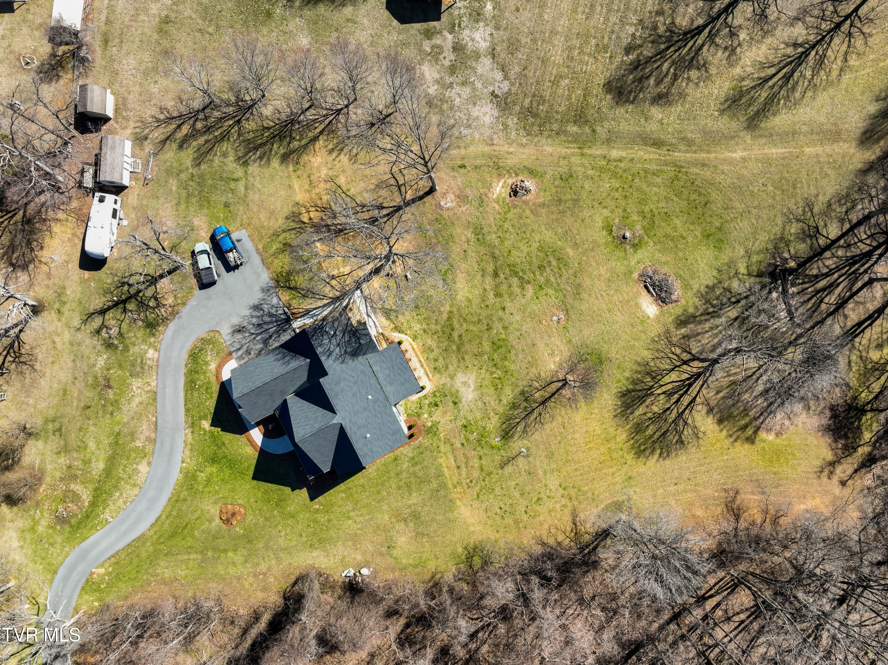 130 Robin Road Bristol, TN 37620 - Photo 89 of 103 Robin Rd Drone-7