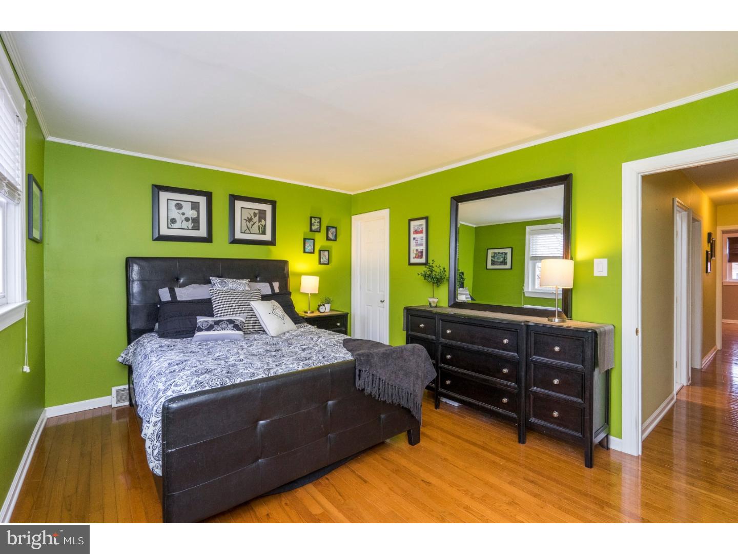 7422 Hill Road Philadelphia, PA 19128 - Photo 10 of 24 Gallery Image 10