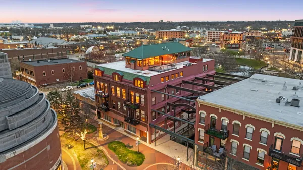 $629,900 | 230 North Kalamazoo Mall, Unit 401, Kalamazoo, MI 49007