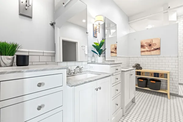 $629,900 | 230 North Kalamazoo Mall, Unit 401, Kalamazoo, MI 49007