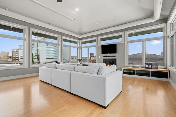 $629,900 | 230 North Kalamazoo Mall, Unit 401, Kalamazoo, MI 49007