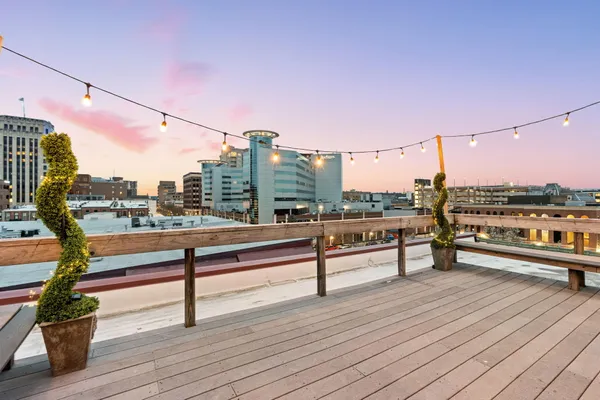 $629,900 | 230 North Kalamazoo Mall, Unit 401, Kalamazoo, MI 49007