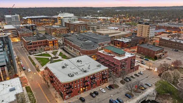 $629,900 | 230 North Kalamazoo Mall, Unit 401, Kalamazoo, MI 49007