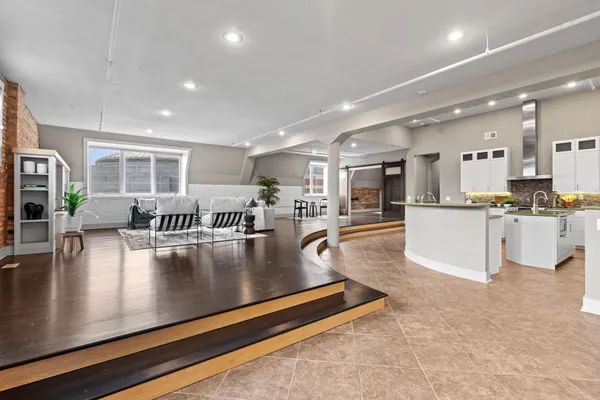 $629,900 | 230 North Kalamazoo Mall, Unit 401, Kalamazoo, MI 49007