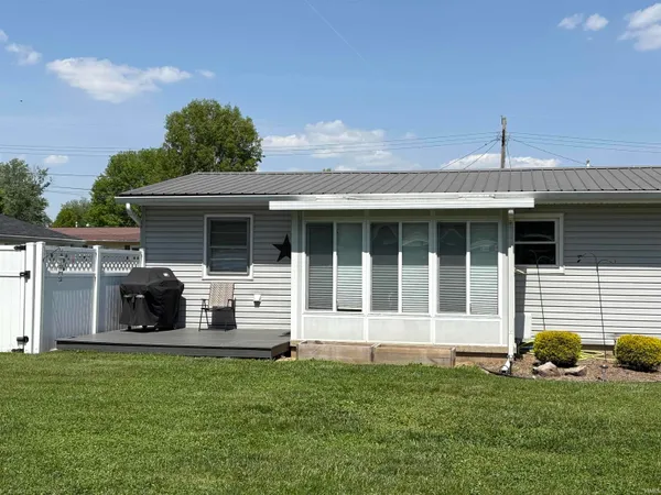 $159,900 | 2210 Devonshire Drive, Lawrenceville, IL 62439