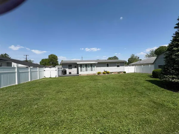 $159,900 | 2210 Devonshire Drive, Lawrenceville, IL 62439