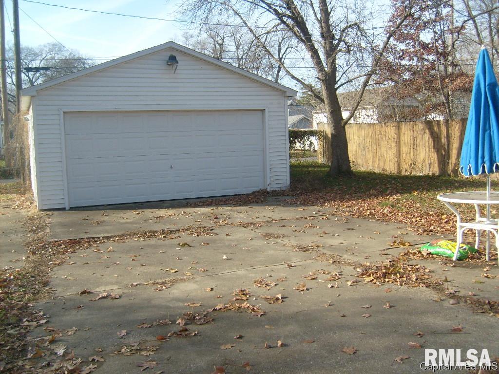 2315 South 15th Street Springfield, IL 62703 - Photo 17 of 26