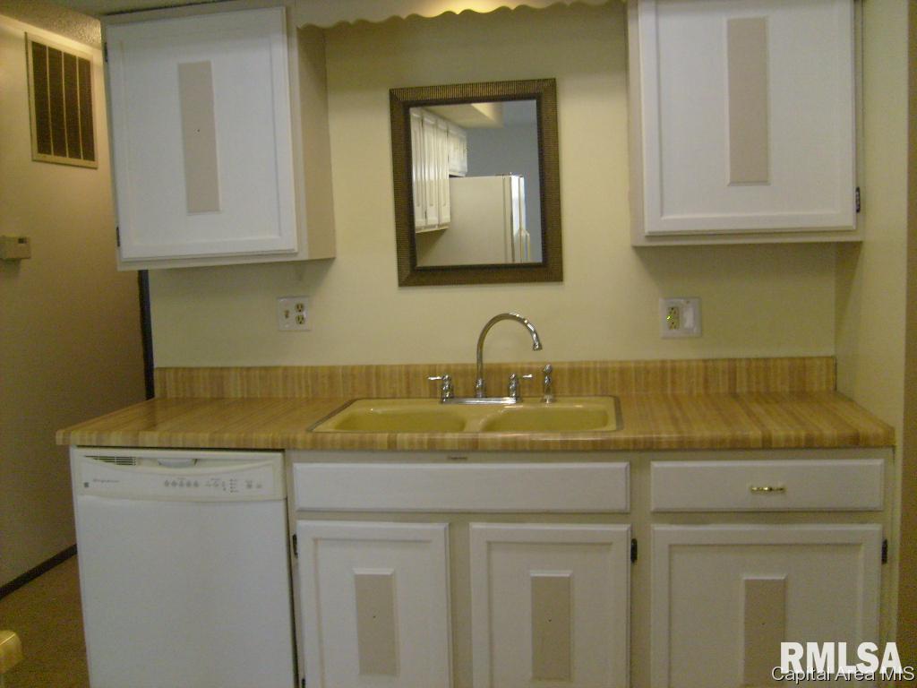 2315 South 15th Street Springfield, IL 62703 - Photo 6 of 26