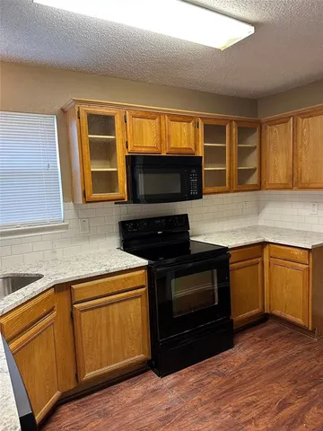 $2,100 | 6801 Windward View Drive, Rowlett, TX 75088