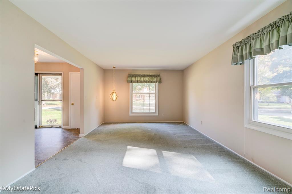 15761 Riverside Street Livonia, MI 48154 - Photo 8 of 62 Gallery Image 8