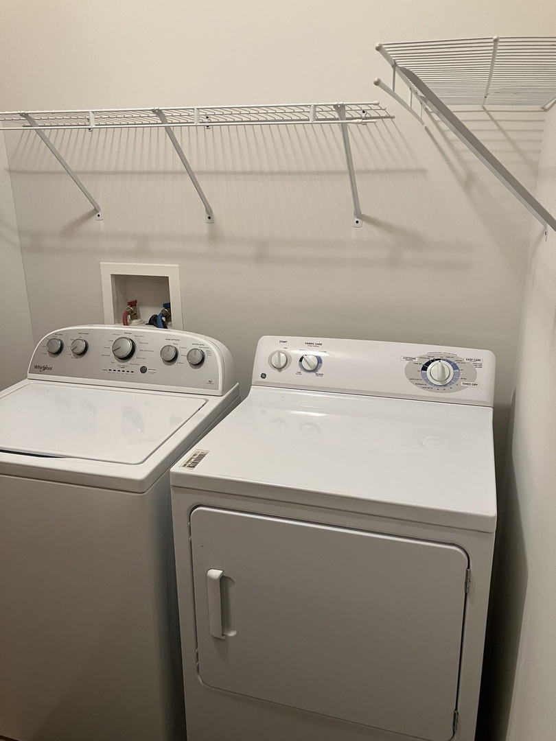 19246 104th Avenue Mokena, IL 60448 - Photo 11 of 38 a utility room with dryer and washer