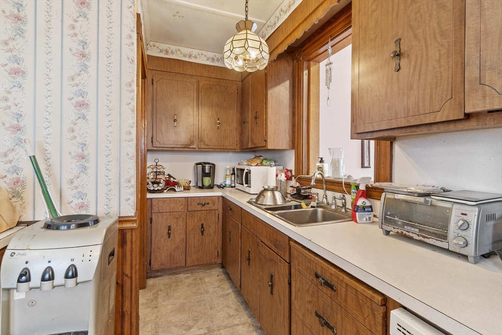 40 Archer Street Lynn, MA 01902 - Photo 12 of 38