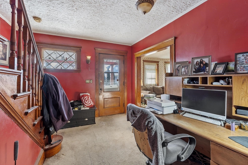 40 Archer Street Lynn, MA 01902 - Photo 4 of 38