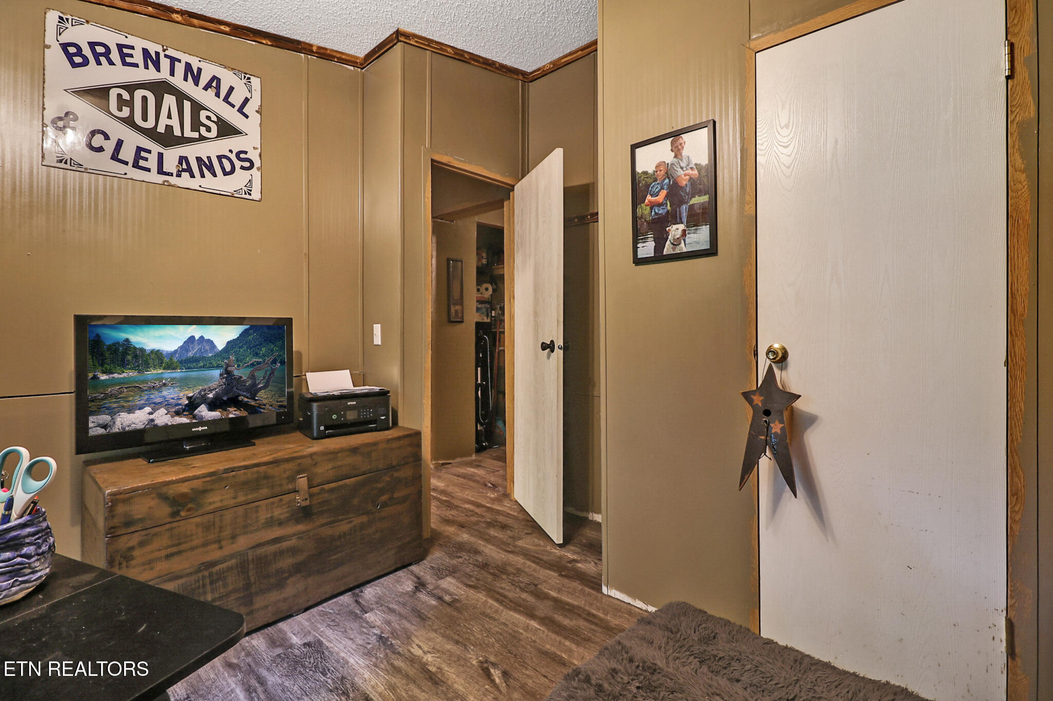2272 Midway Road Crossville, TN 38572 - Photo 22 of 40 Bedroom