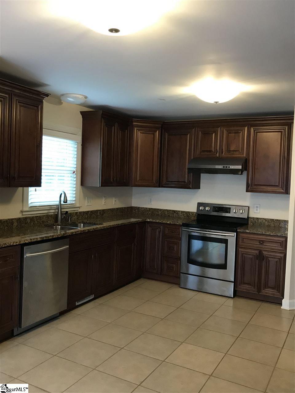102 Bushberry Way Greer, SC 29650 - Photo 5 of 25 Gallery Image 5