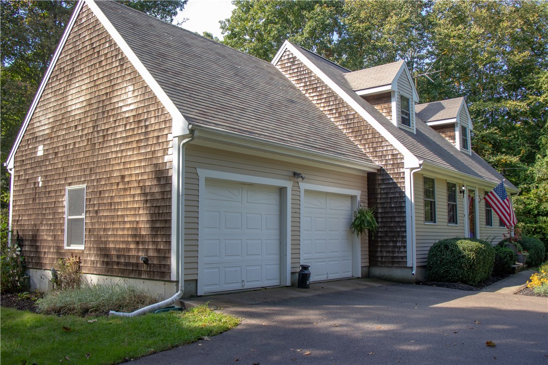 23 Beech Hill Road Hopkinton, RI 02804 - Photo 3 of 25 Gallery Image 3