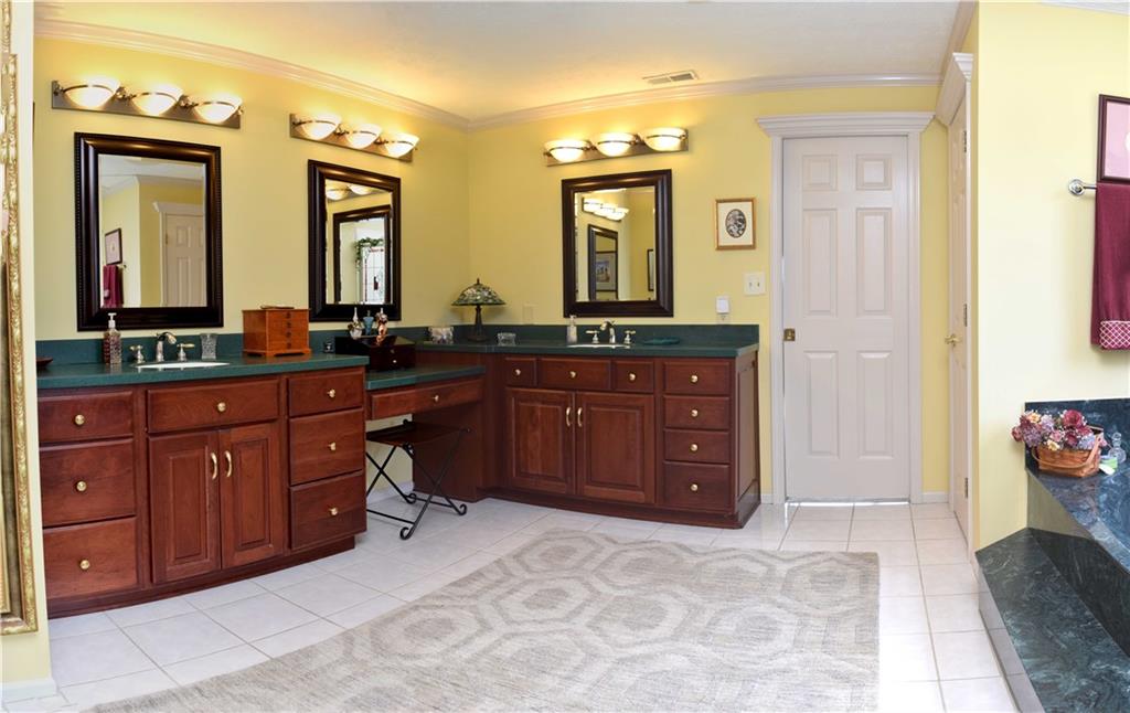 5435 Fall Creek Road Indianapolis, IN 46220 - Photo 11 of 24